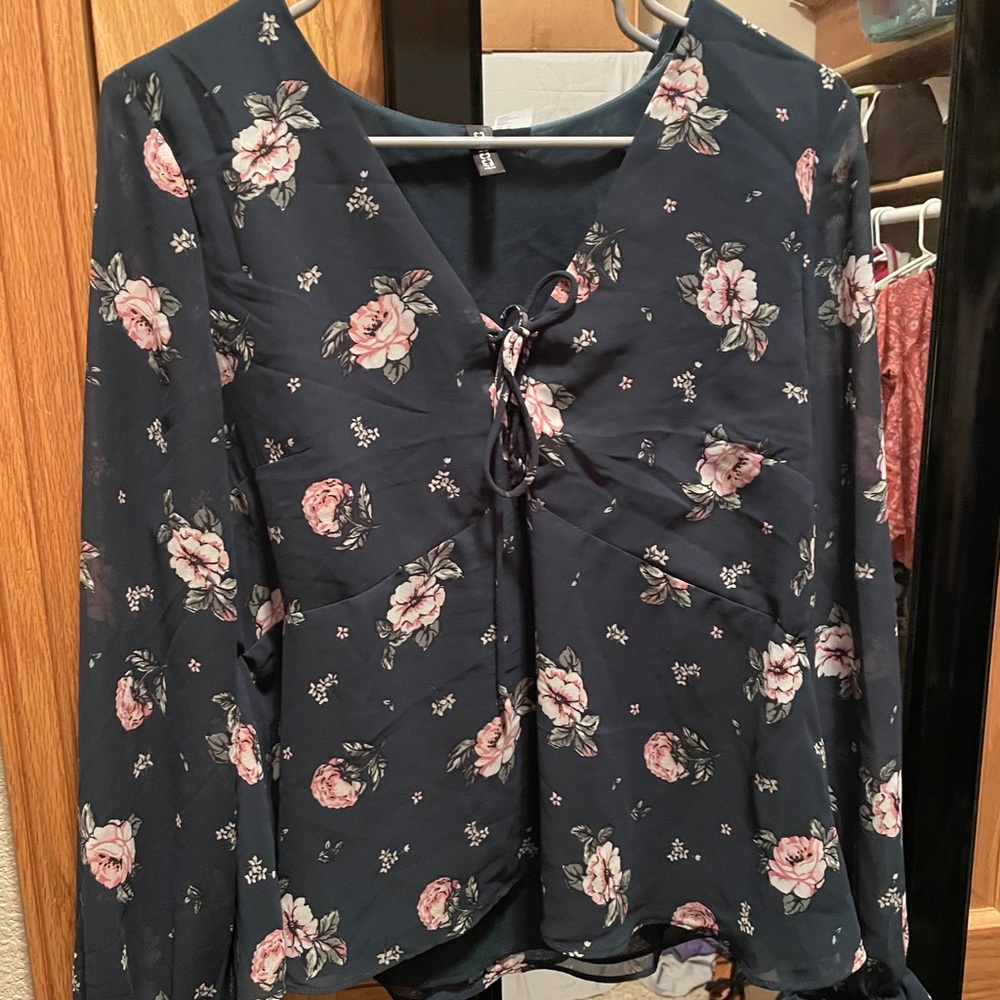Super cute green and 🌸pink🌺 flower blouse